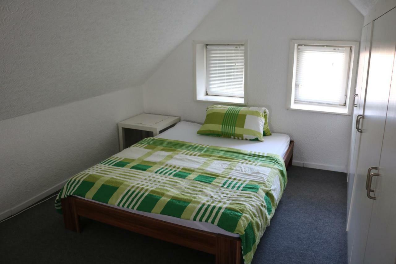 Kleines, Gemuetliches Haeuschen Apartment Monchengladbach Luaran gambar